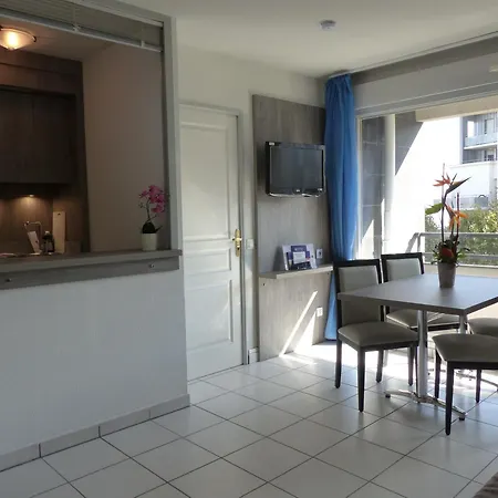 Sejours & Affaires Ferrand Park Republique 2*
