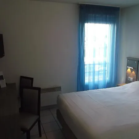 Ξενοδοχείο με διαμερίσματα Sejours & Affaires Ferrand Park Republique 2*