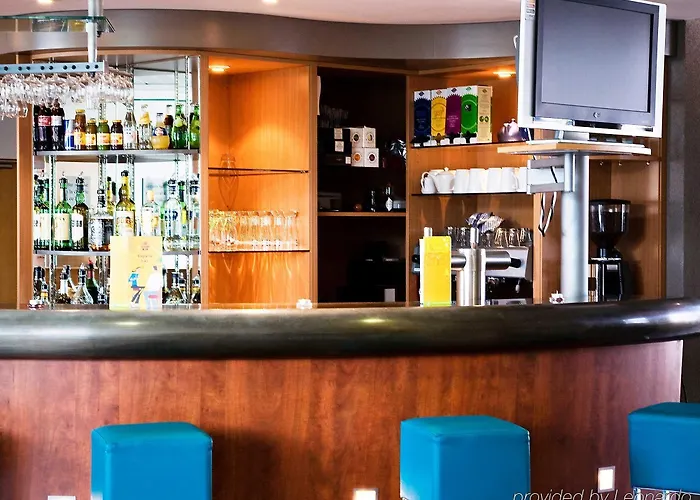 Sejours & Affaires Ferrand Park Republique 2*